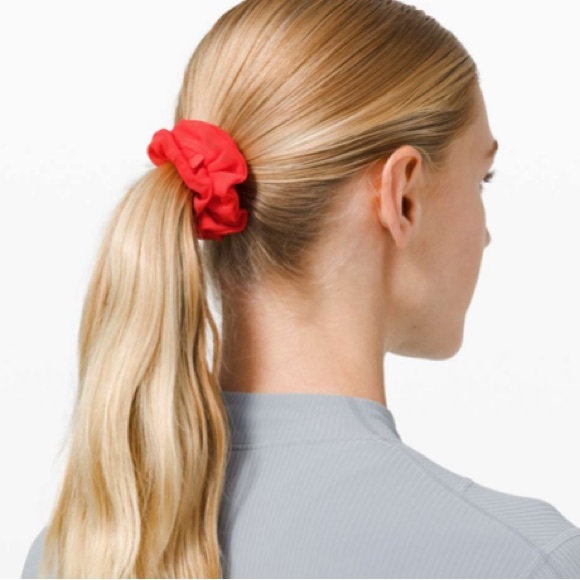Lululemon Uplifting Scrunchie - Picture 2 of 3